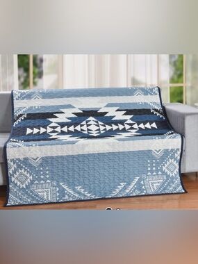 NWT! DeLeon Collection Modern Southwestern Style Quilted Throw
